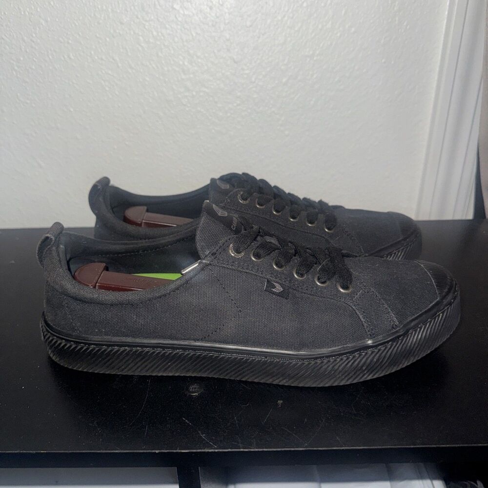 Cariuma Shoes Womens Size 11 Us Oca Low Black Canvas Low Top Comfort Sneaker